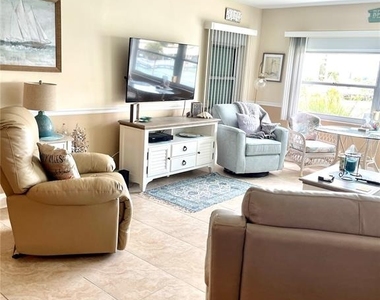 4650 Cove Circle - Photo Thumbnail 10