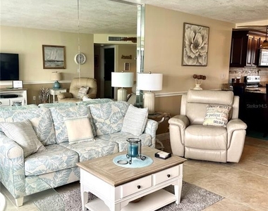 4650 Cove Circle - Photo Thumbnail 14