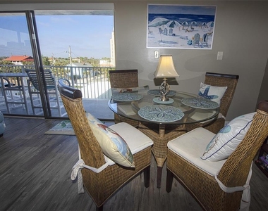 1571 S Atlantic Avenue - Photo Thumbnail 1