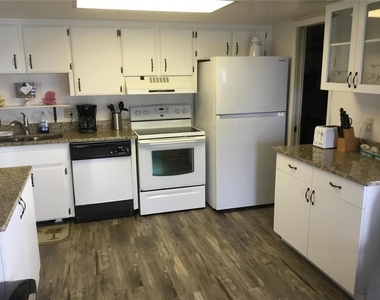 1571 S Atlantic Avenue - Photo Thumbnail 3