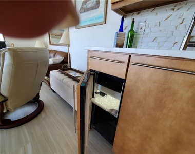 1571 S Atlantic Avenue - Photo Thumbnail 6