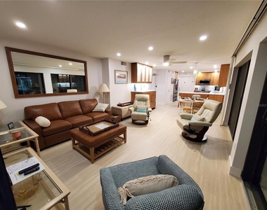 1571 S Atlantic Avenue - Photo Thumbnail 2