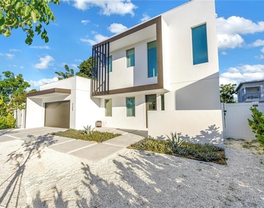 2305 Temple Street - Photo Thumbnail 1