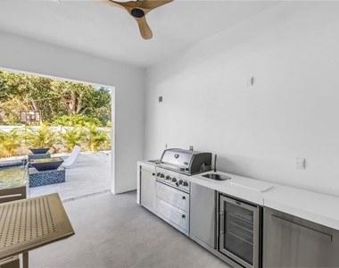 2305 Temple Street - Photo Thumbnail 60