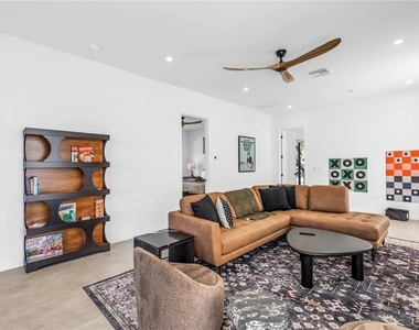 2305 Temple Street - Photo Thumbnail 37