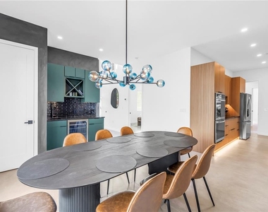 2305 Temple Street - Photo Thumbnail 8