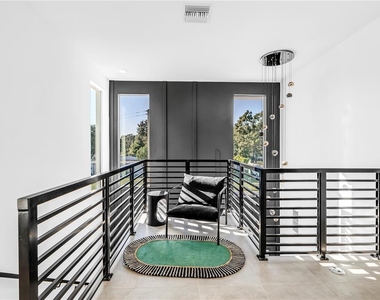 2305 Temple Street - Photo Thumbnail 35