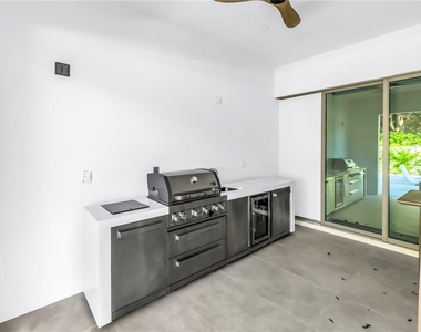 2305 Temple Street - Photo Thumbnail 59