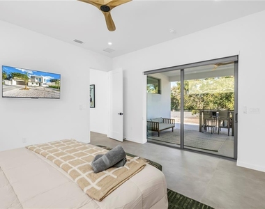 2305 Temple Street - Photo Thumbnail 49