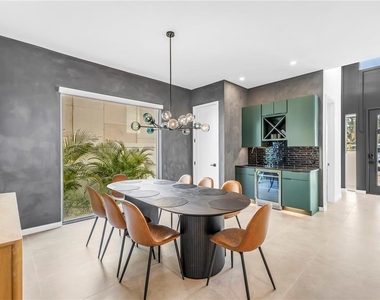 2305 Temple Street - Photo Thumbnail 9