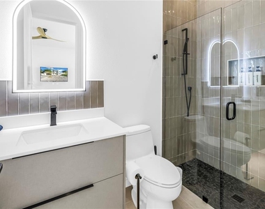 2305 Temple Street - Photo Thumbnail 50