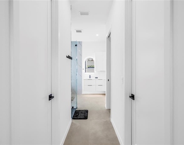 2305 Temple Street - Photo Thumbnail 22