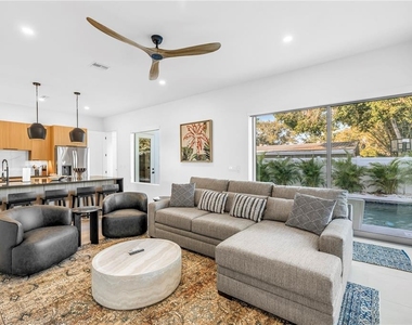 2305 Temple Street - Photo Thumbnail 18
