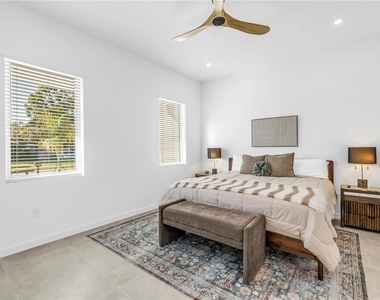2305 Temple Street - Photo Thumbnail 30