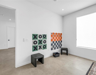 2305 Temple Street - Photo Thumbnail 40