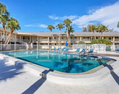 500 S Washington Drive - Photo Thumbnail 23