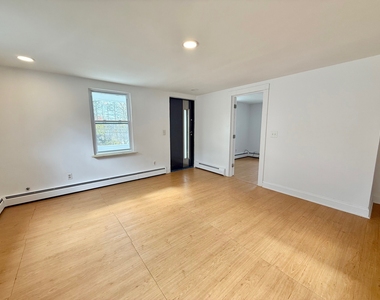 261 Hillside Avenue - Photo Thumbnail 4