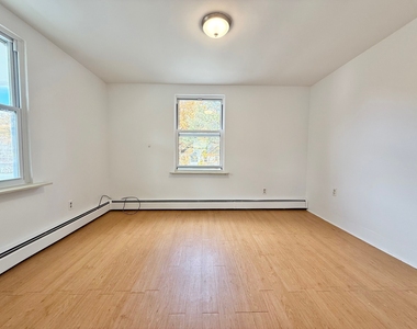 261 Hillside Avenue - Photo Thumbnail 5