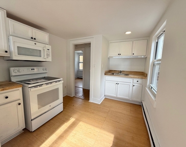 261 Hillside Avenue - Photo Thumbnail 7