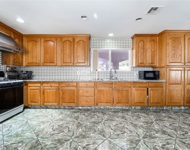 724 N Fogg Street - Photo Thumbnail 14