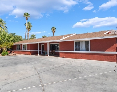 724 N Fogg Street - Photo Thumbnail 3