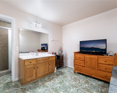 724 N Fogg Street - Photo Thumbnail 25