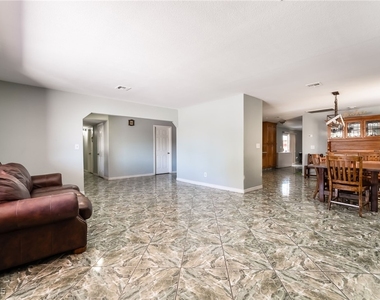 724 N Fogg Street - Photo Thumbnail 11