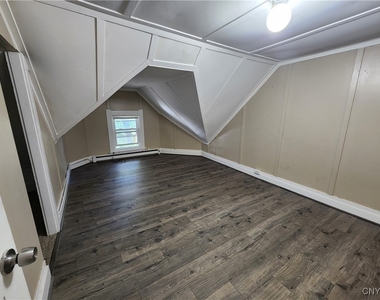 927 State Street - Photo Thumbnail 3