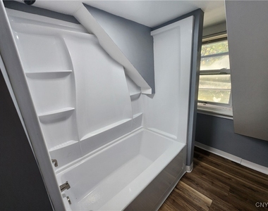 927 State Street - Photo Thumbnail 9