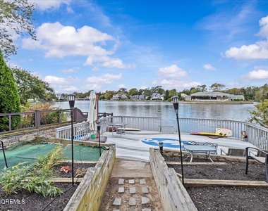 1503 Comstock Street - Photo Thumbnail 31