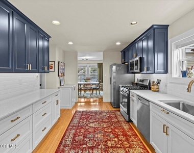 1503 Comstock Street - Photo Thumbnail 4