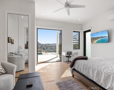 1515 Tahiti Avenue - Photo Thumbnail 2