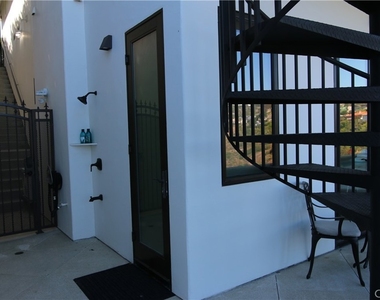 1515 Tahiti Avenue - Photo Thumbnail 16