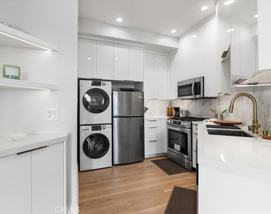 1515 Tahiti Avenue - Photo Thumbnail 7
