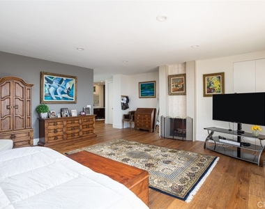 1401 Emerald Bay - Photo Thumbnail 13