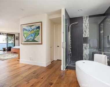 1401 Emerald Bay - Photo Thumbnail 15