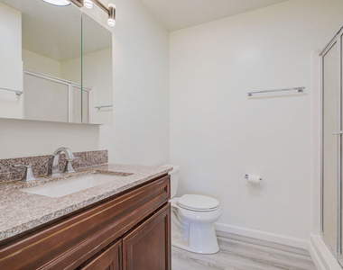 305 E Plymouth - Photo Thumbnail 11