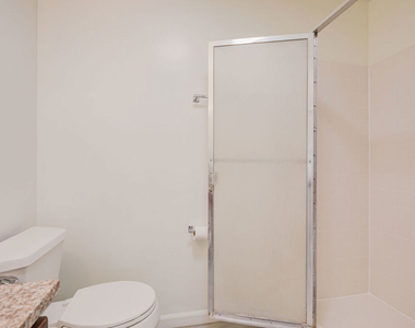305 E Plymouth - Photo Thumbnail 12