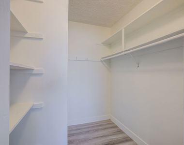 305 E Plymouth - Photo Thumbnail 10