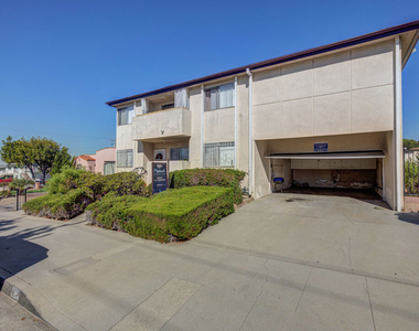 305 E Plymouth - Photo Thumbnail 2