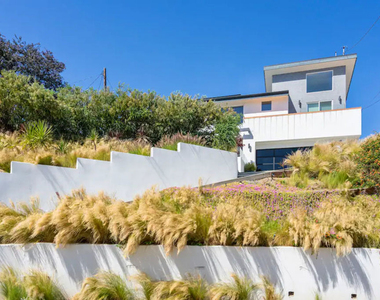 3437 Troy Drive - Photo Thumbnail 4
