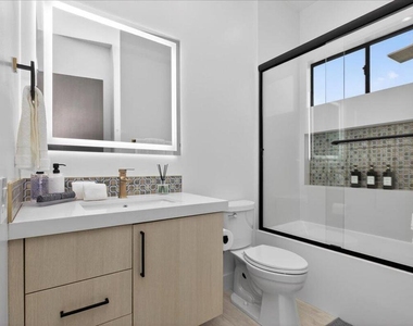 51116 Avenida Mendoza - Photo Thumbnail 51