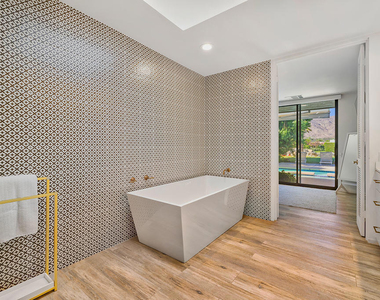 12 Sussex Court - Photo Thumbnail 12
