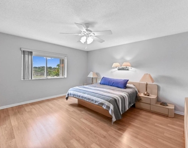 6768 10th Avenue N - Photo Thumbnail 23