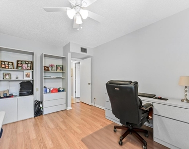 6768 10th Avenue N - Photo Thumbnail 16