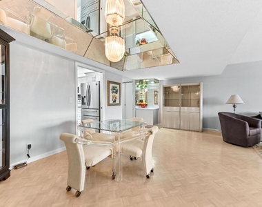 6768 10th Avenue N - Photo Thumbnail 4