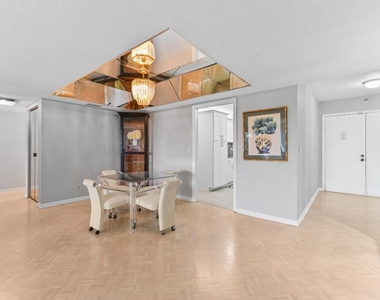6768 10th Avenue N - Photo Thumbnail 6