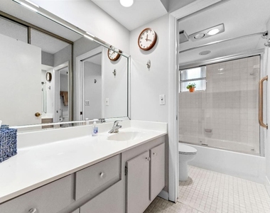 6768 10th Avenue N - Photo Thumbnail 20