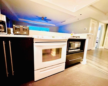 2424 Ne 9th Street - Photo Thumbnail 4