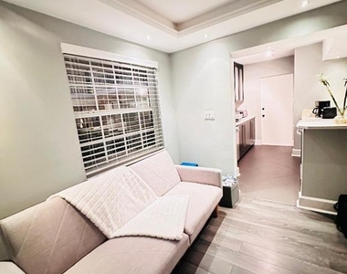 2424 Ne 9th Street - Photo Thumbnail 7